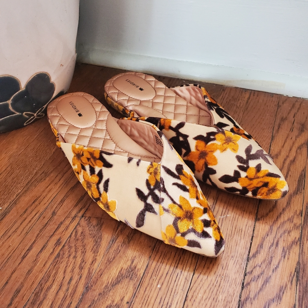 Birdies The Swan Slip-On Slide in Limited Edition velvet gold and gray floral